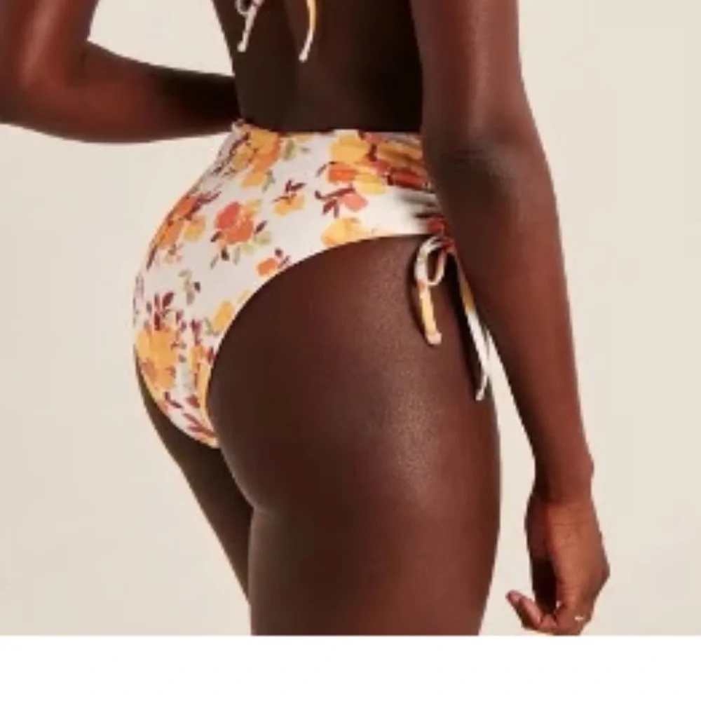 NEW Abercrombie & Fitch Cheeky Bikini Bottom White/Orange, Floral High-Waist 
XS - Picture 3 of 9